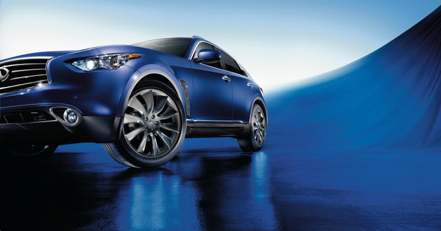  Infiniti FX50 2012 года  (фото 2 из 10)